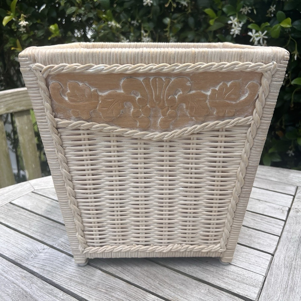 Pier 1 White Wash Wicker Trash can Jamaica Collection 1970s Firm Bottom Rare